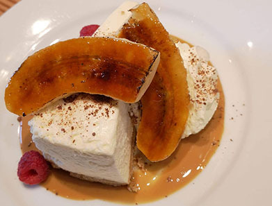 Commercial Hotel restaurant 01
