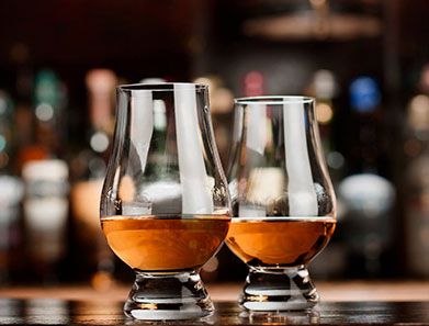 whisky-bar-glasses